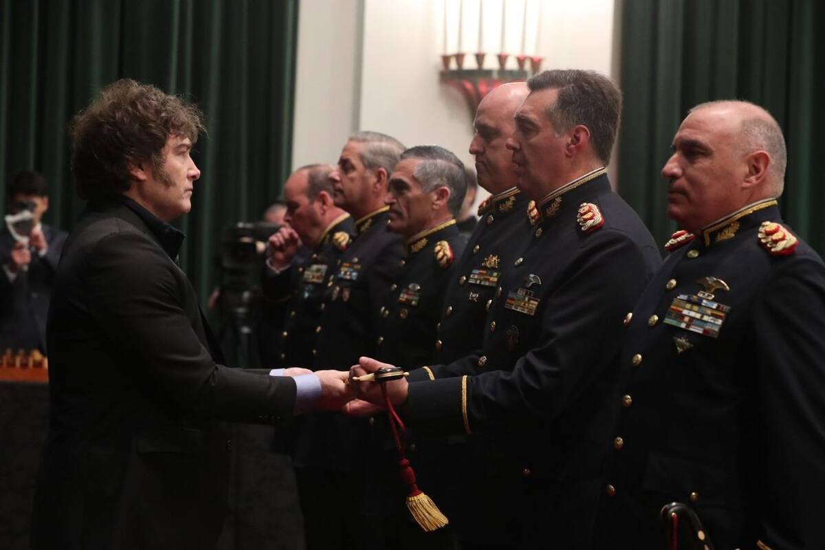 Javier Milei firma decreto que permite a fuerzas armadas actuar ante posibles amenazas de “terrorismo internacional”