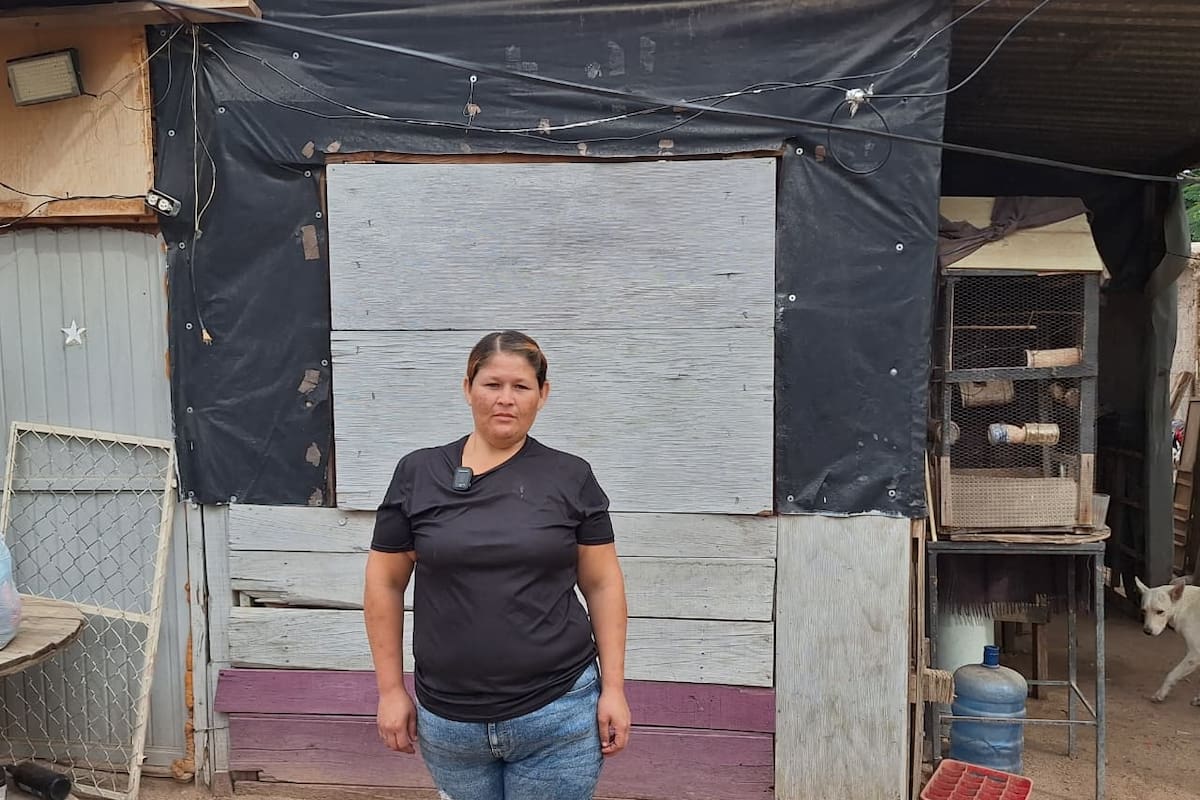 Familia de Andrea Patricia se “acurruca” en una sola cama para soportar el frío en la invasión Tres Reynas de Hermosillo