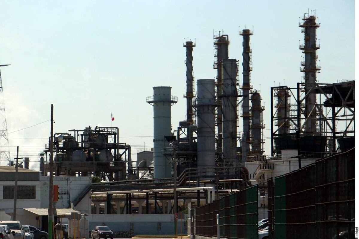 Petróleo mexicano se cotiza en 27.4 dólares; se repunta en un 12.2%