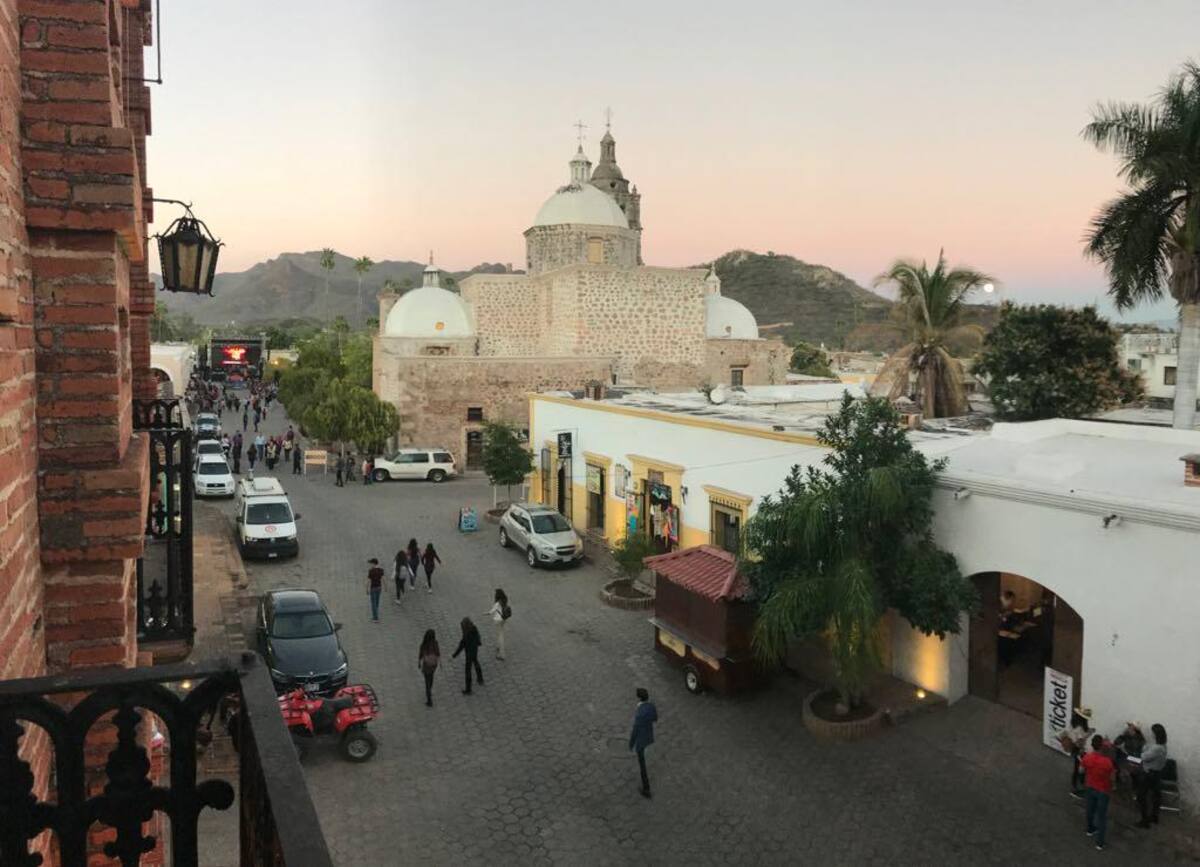 Decenas de visitantes gozan de los paisajes en Álamos. | Banco digital GH