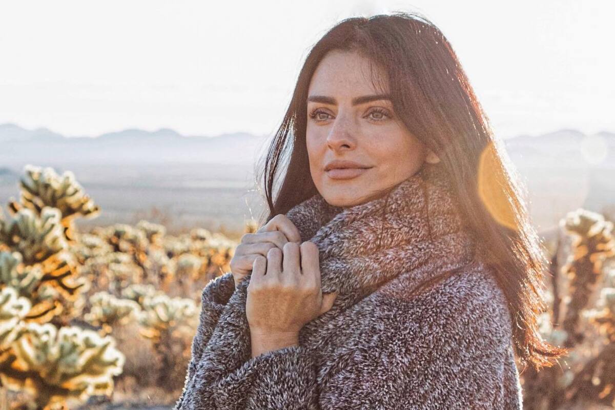 ¿Aislinn Derbez se quiere “casar” con integrante de Reik?