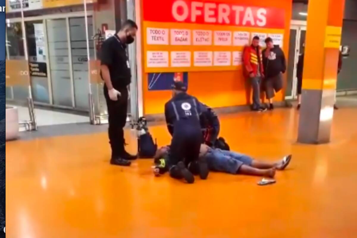Guardia de supermercado y militar golpean comprador de raza negra hasta la muerte, acusan racismo