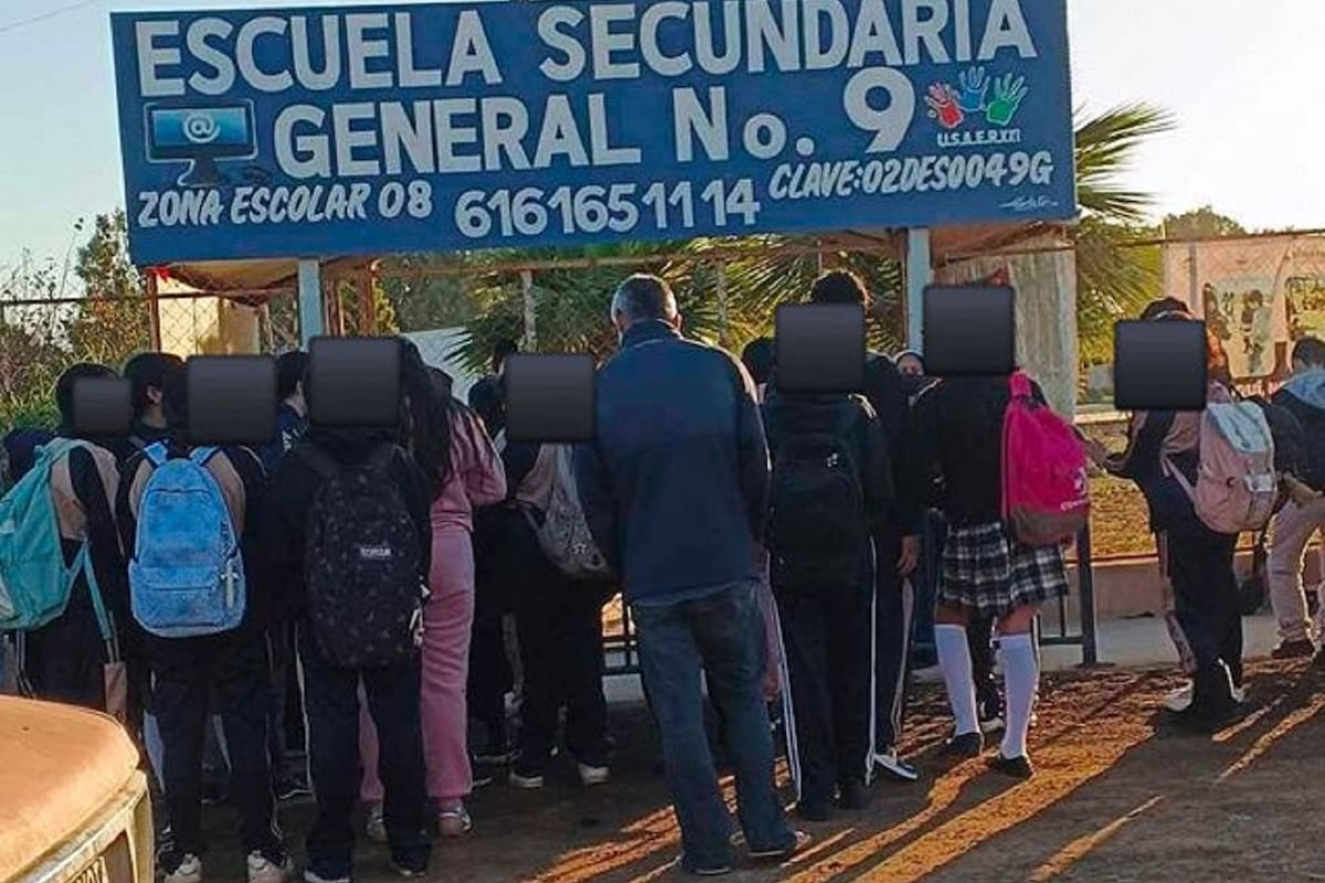 Padres toman secundaria en San Quintín por falta de maestros