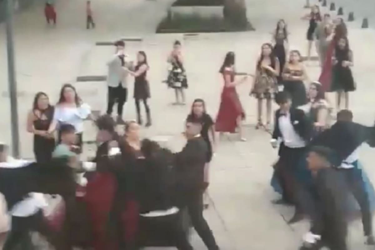 Chambelanes arruinan quinceañeras a puñetazos