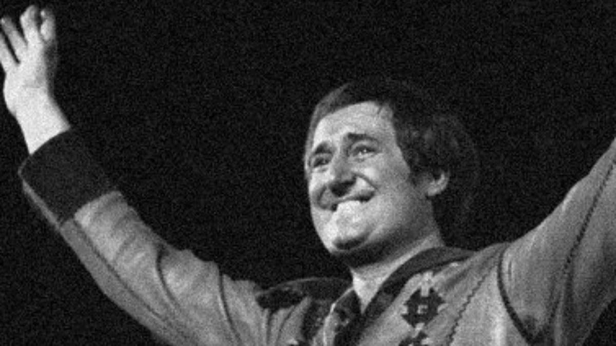 Muere Neil Sedaka a los 86 años en Los Ángeles, compositor del éxito “Stupid Cupid” y leyenda del pop conocido como el “Rey de los Tra-la-las” al que se le atribuyen más de 700 canciones