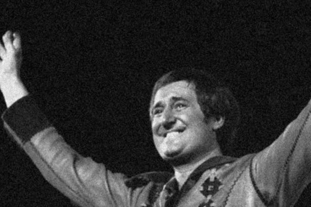 Muere Neil Sedaka a los 86 años en Los Ángeles, compositor del éxito “Stupid Cupid” y leyenda del pop conocido como el “Rey de los Tra-la-las” al que se le atribuyen más de 700 canciones