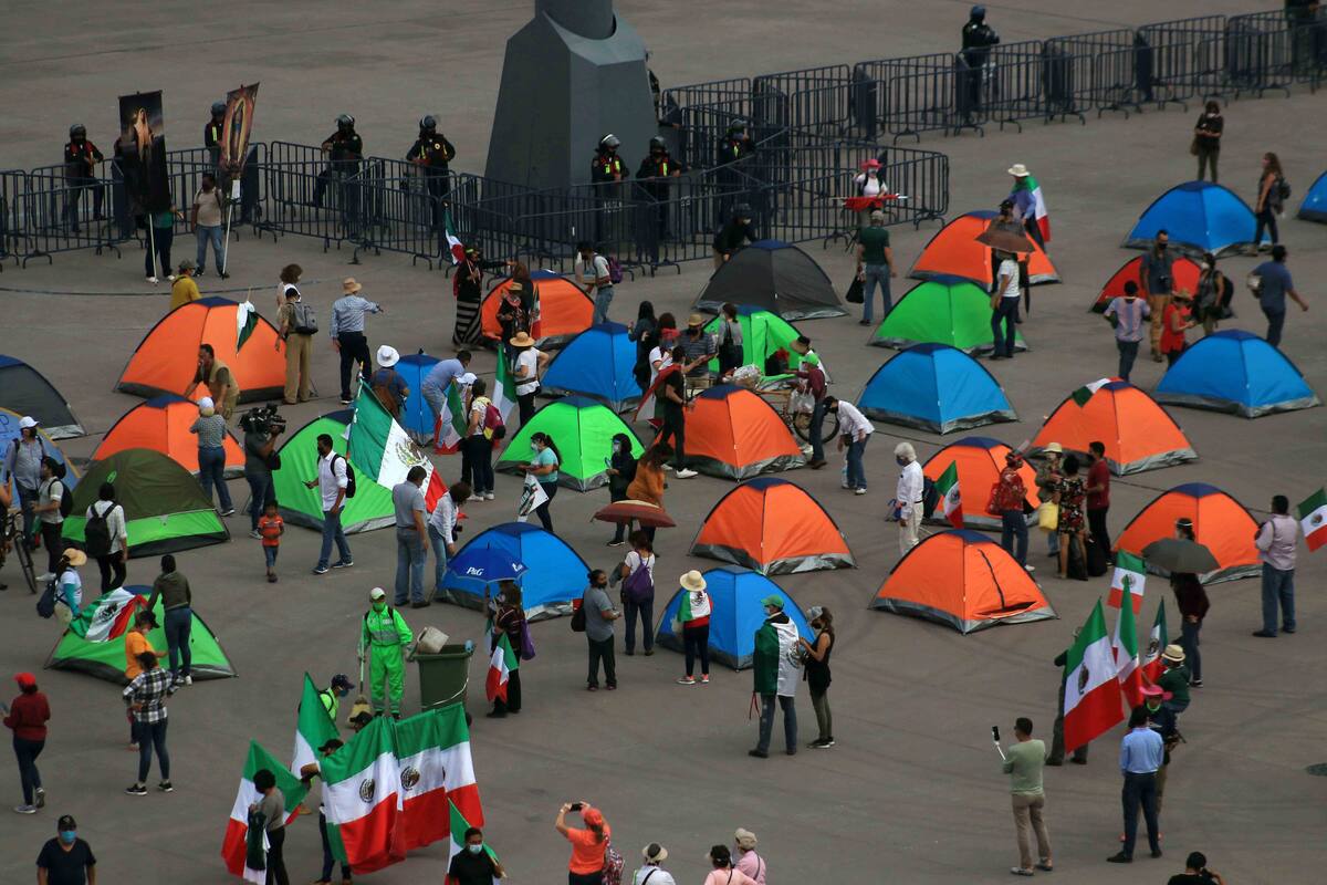 EUM20200923SOC37.JPG
CIUDAD DE MÉXICO. Protest/Protesta-Frenaaa.- 23 de septiembre de 2020. Aspectos del plantón del Frente Nacional Anti-AMLO (Frenaaa) en el Zócalo capitalino. Foto: Agencia EL UNIVERSAL/Fernanda Rojas/EELG