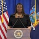 La fiscal general de Nueva York, Letitia James, enfrenta cargos penales por un presunto fraude hipotecario y declaraciones falsas