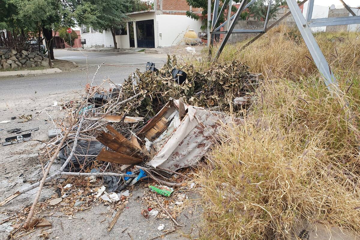 Hermosillo: Vecinos de la colonia Insurgentes están cansados de ver las calles como un "basurero"