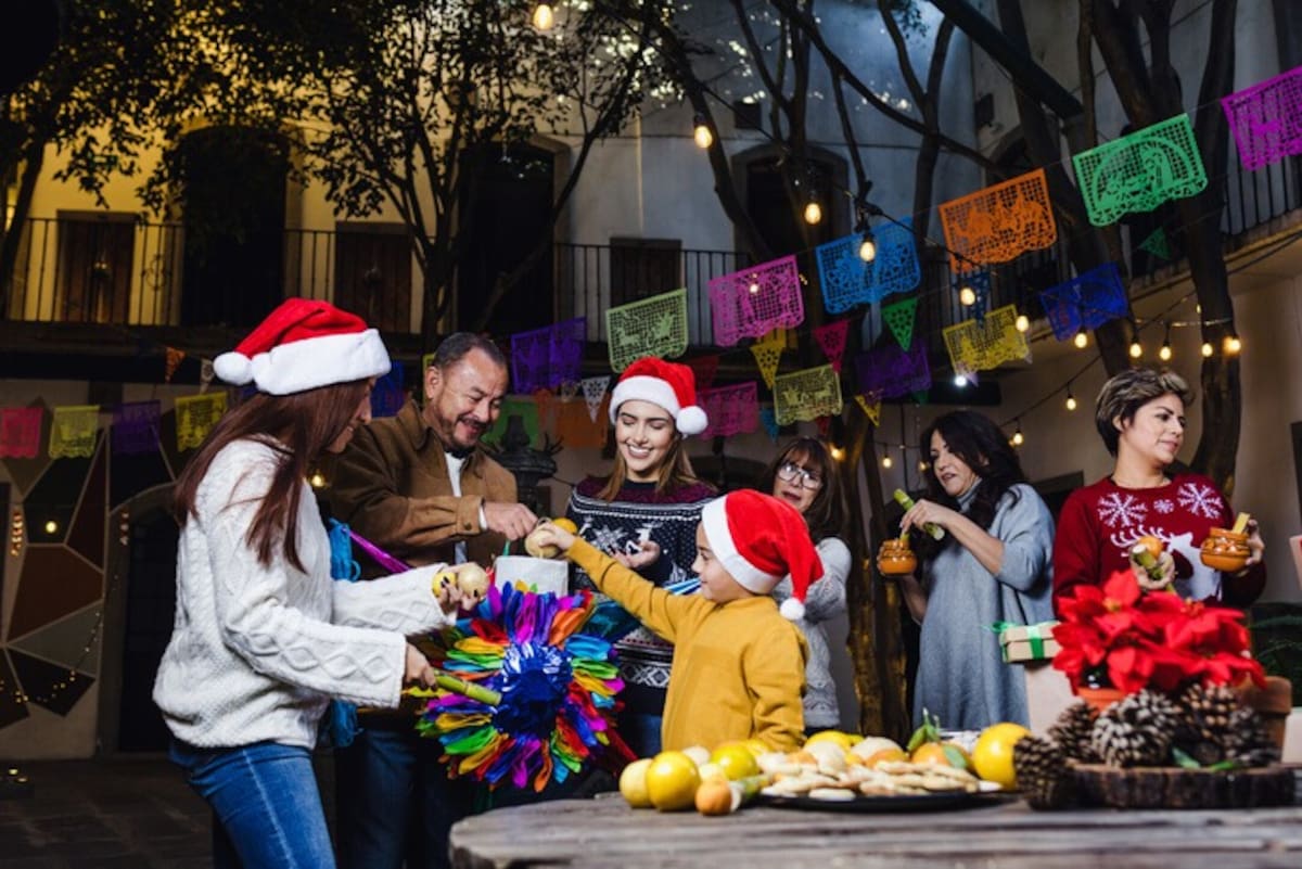 Inicio de Posadas Mexicanas. Fiestas populares que se celebran en México durante los nueve días antes de Navidad, del 16 al 24 de diciembre de cada año.Foto: istock