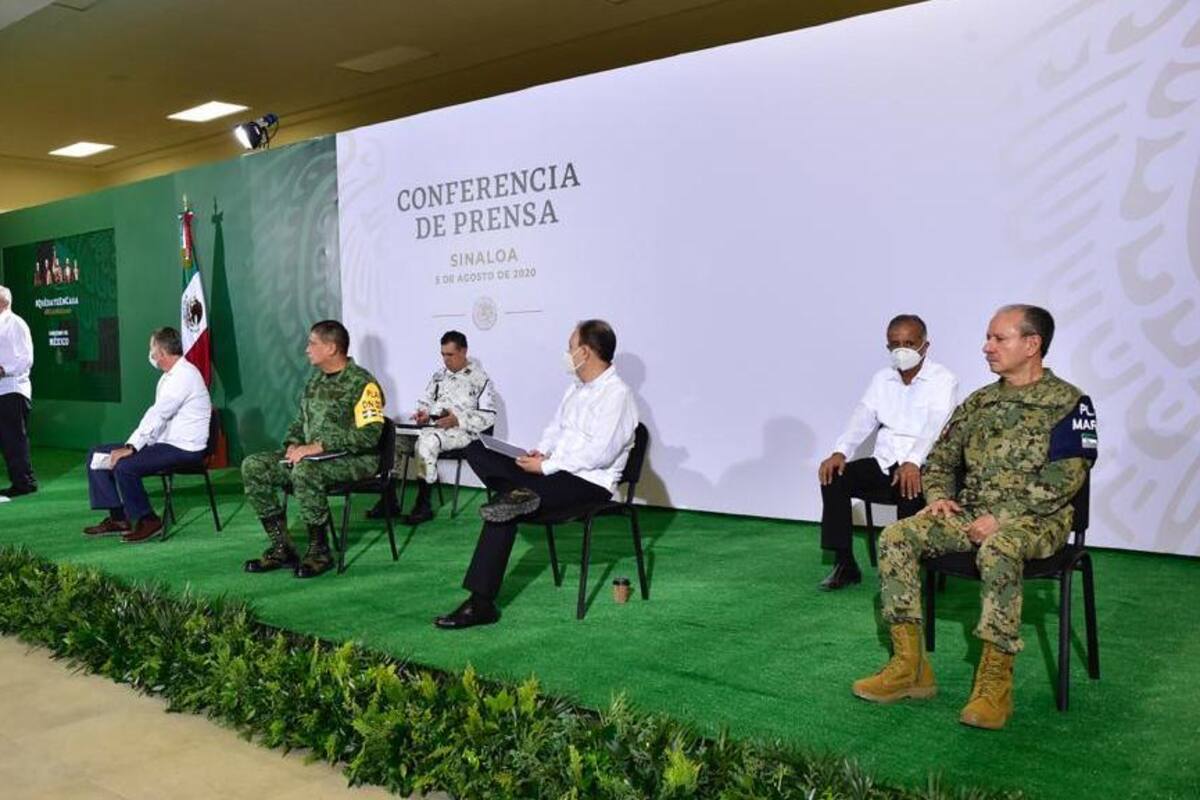 Rinden homenaje a víctimas de Covid-19 en conferencia en Culiacán