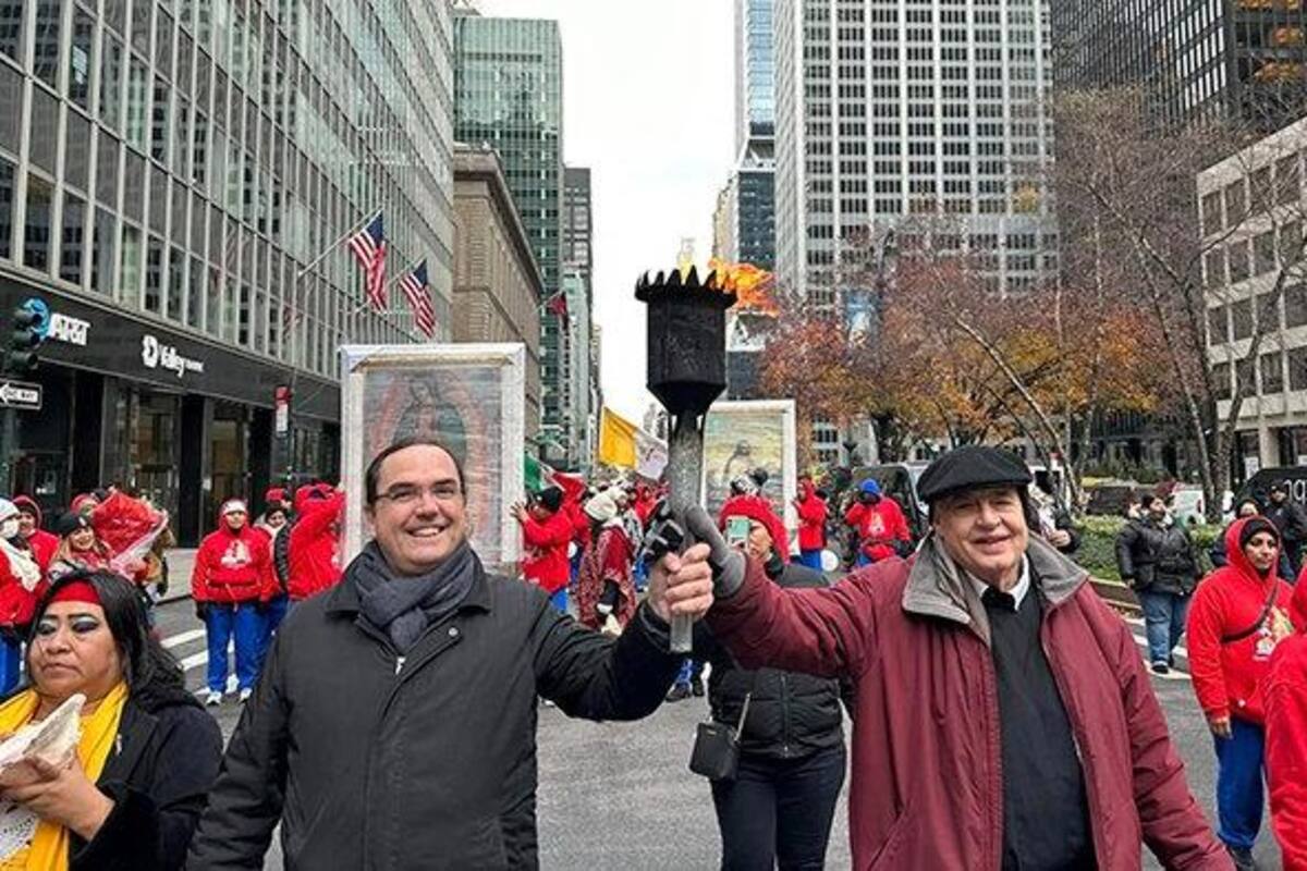 Ni el frío paro a los mexicanos en Nueva York para conmemorar a la de Guadalupe