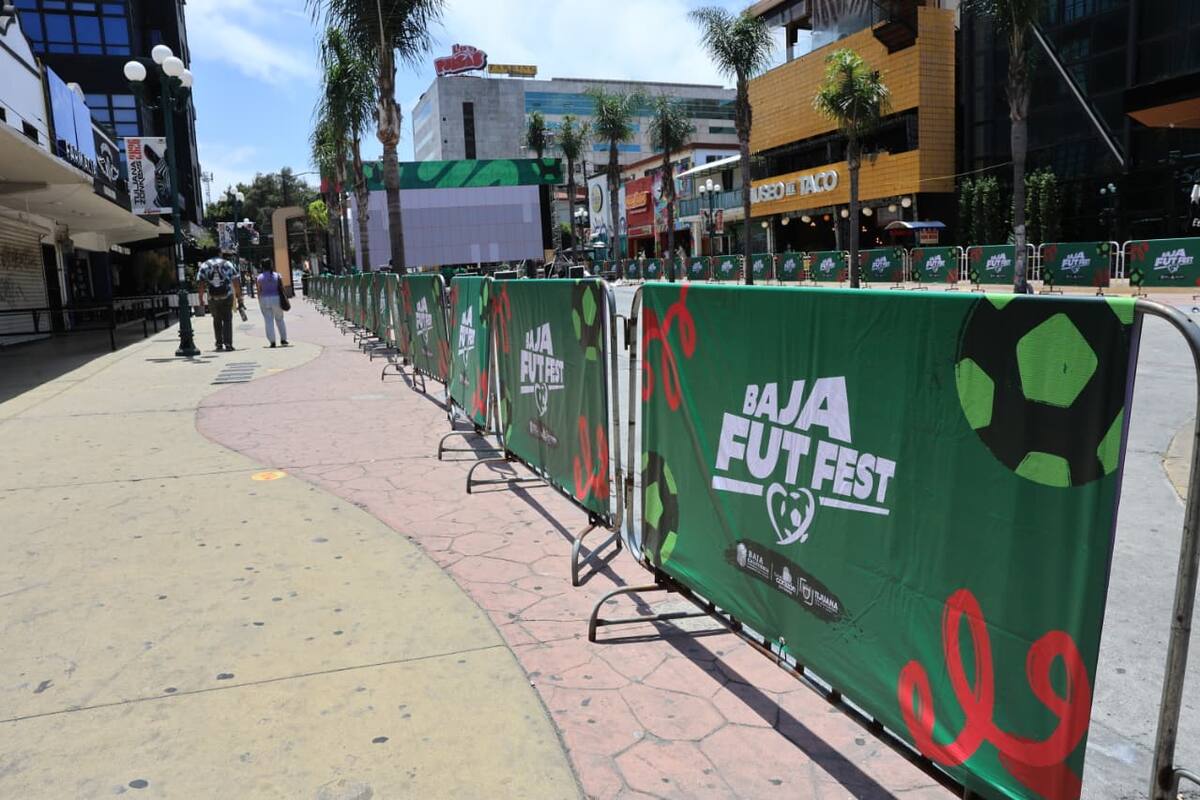 Acondicionan la Avenida Revolución para el “Baja Fut Fest”; instalarán pantalla gigante para el Mundial 2026