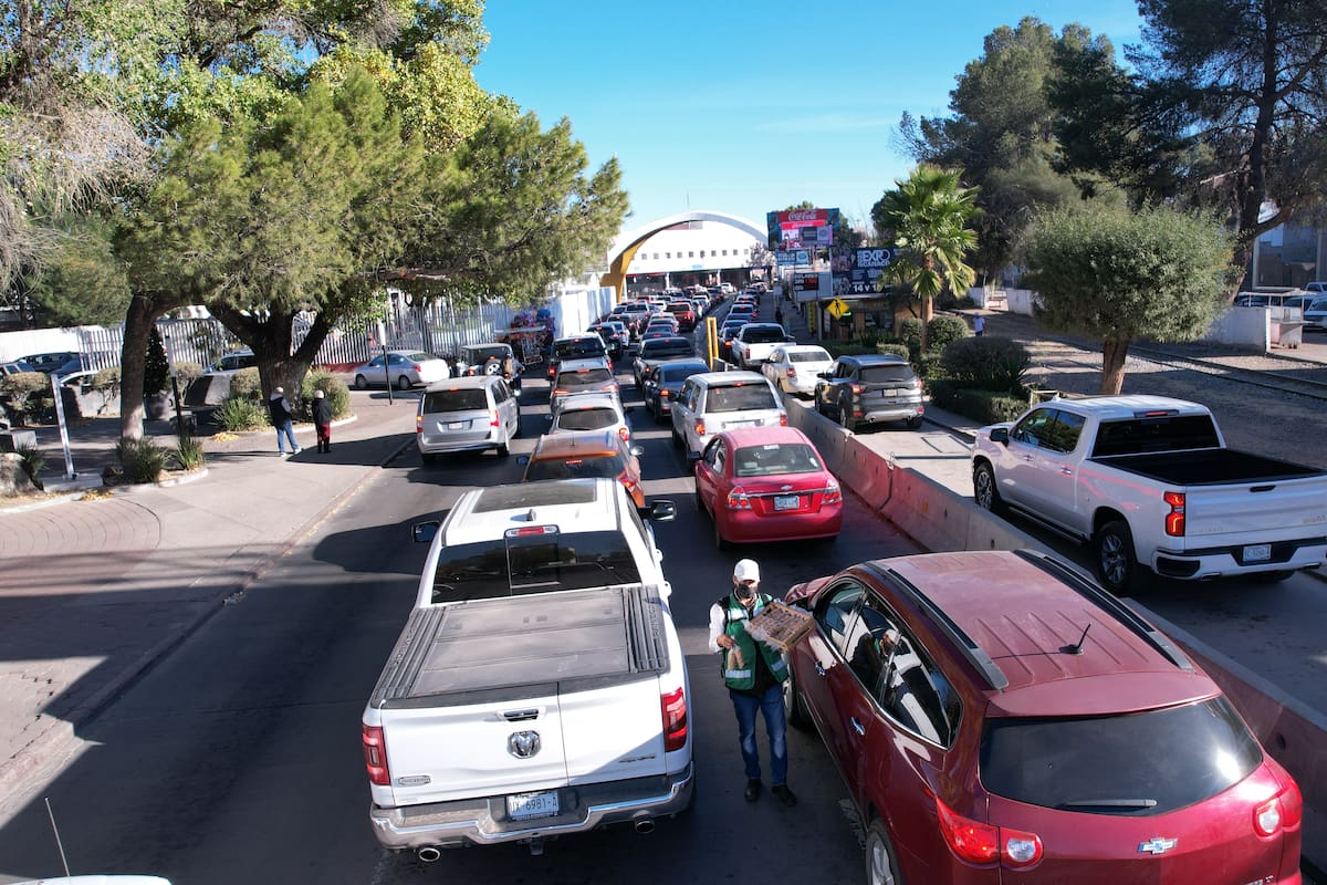 Garitas de Nogales reportan esperas de hasta 120 minutos en cruce a Estados Unidos