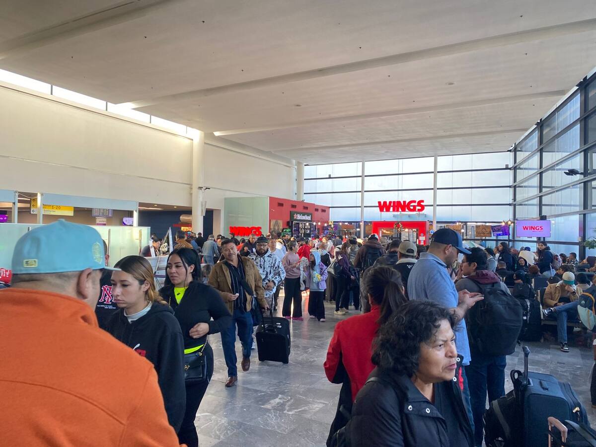 Usuarios permanecen desde hace días “haciendo escala” en las instalaciones del complejo. Foto: Emmanuel Castañeda