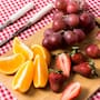 Un informe de las autoridades europeas confirma que las uvas, las fresas y las naranjas son las frutas más contaminadas con pesticidas, un hallazgo de la EFSA que enciende alertas por la presencia de insecticidas prohibidos