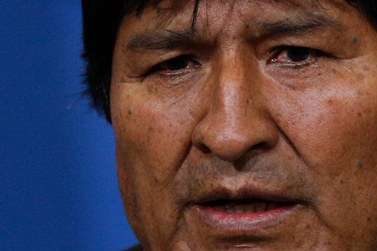 "Mi pecado es ser indígena": Evo Morales al dimitir de presidencia en Bolivia