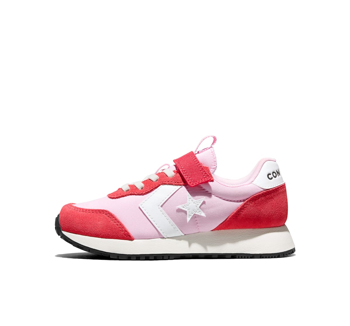 Siluetas que mezclan inspiración ochentera, comodidad moderna y una paleta de colores pensada para el día a día. Foto: Cortesía