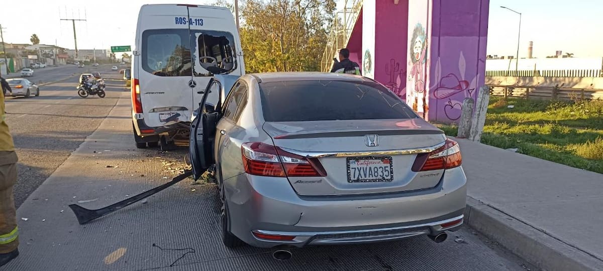 Una mujer murió en el choque tras quedar prensada. Foto. Cortesía