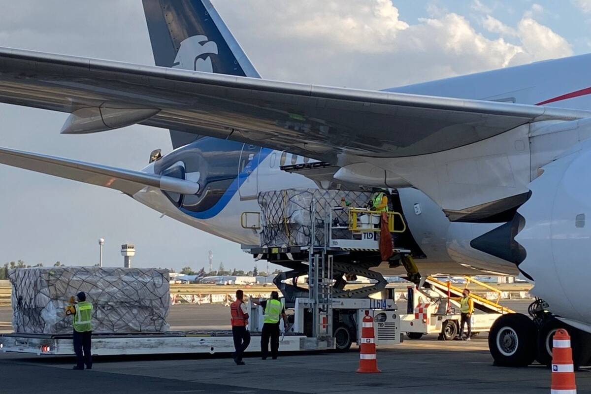 Llega a México sexto vuelo con insumos para Covid-19 procedentes de China
