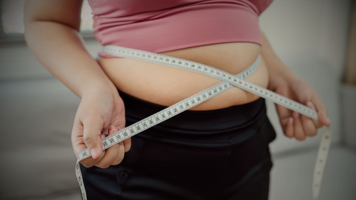 Este descubrimiento no dice que adelgazar sea imposible, sino que el cuerpo no está diseñado para perder grasa rápido, sino para sobrevivir. Foto: Especial (Canva)