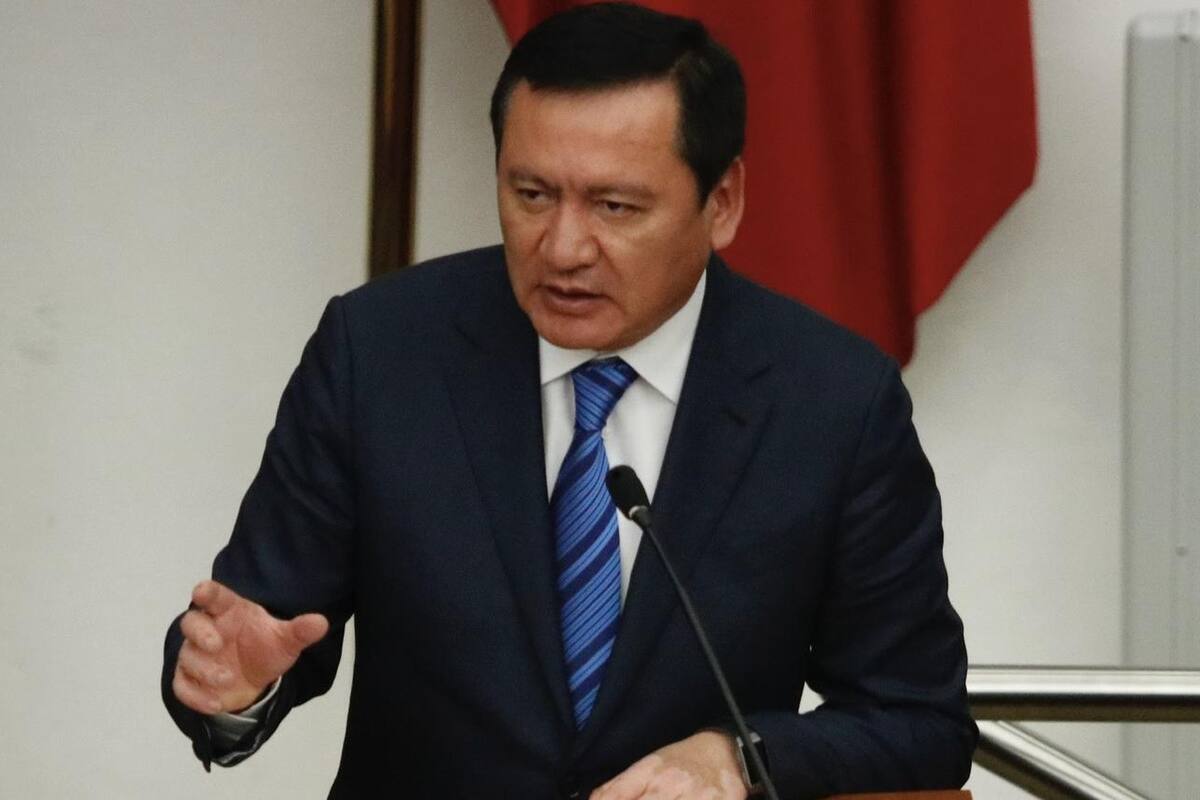 Osorio Chong defiende trayectoria de Cienfuegos, "no tiene evidencia para dudar", dice