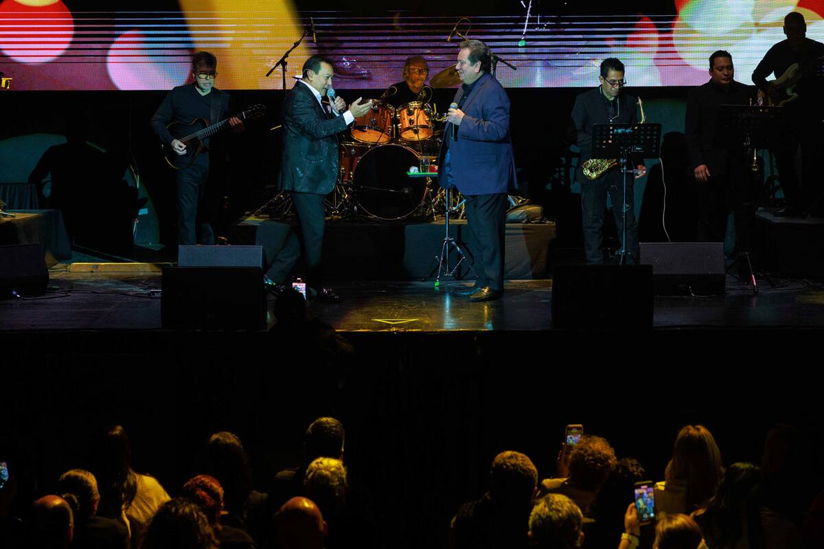 Temas como "Gema" o "Tres regalos" son ya algunos de los que corearon los tijuanenses.