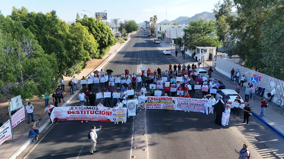 Derechohabientes del Issste bloquean de nuevo el bulevar Morelos en Hermosillo para exigir un nuevo hospital ante los problemas que enfrenta el Fernando Ocaranza