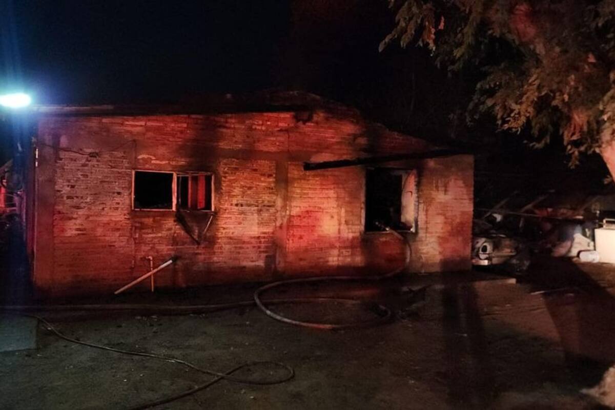 Muere pareja de adultos mayores tras incendio