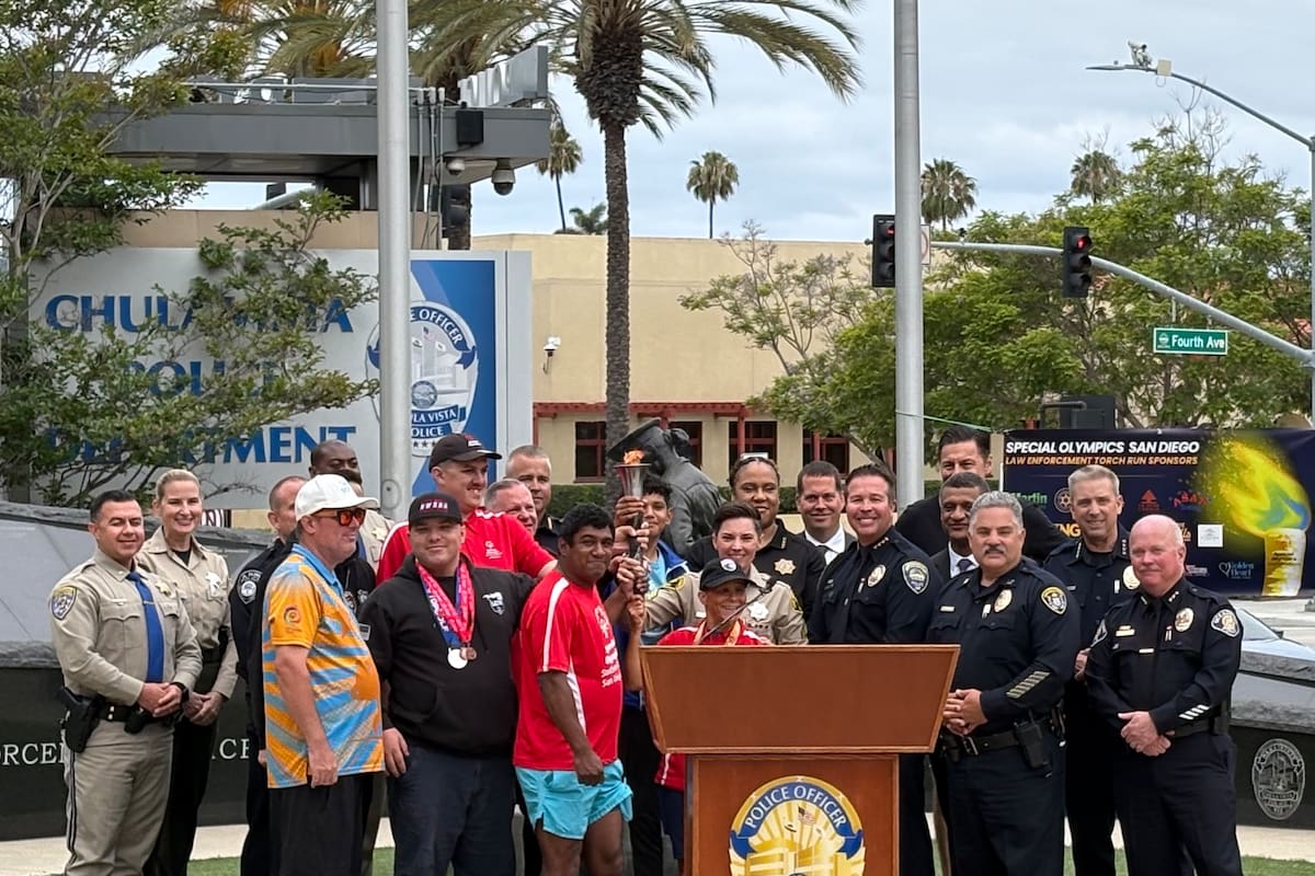 Inicia recorrido de policías con antorcha de Olimpiadas Especiales del Sur de California