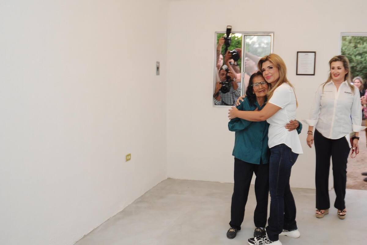 Gobernadora beneficia a familias con vivienda