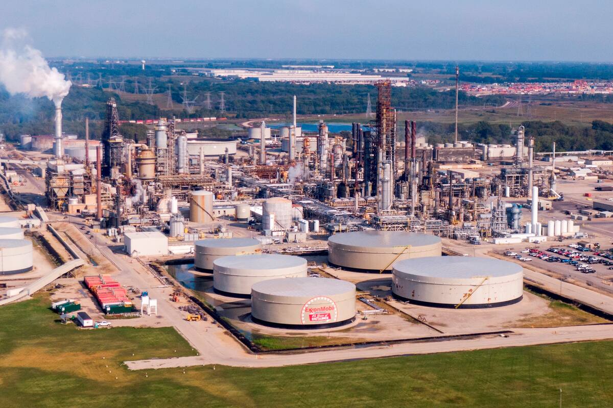El petróleo de Texas cierra con un alza del 1.5 %, hasta 63.86 dólares