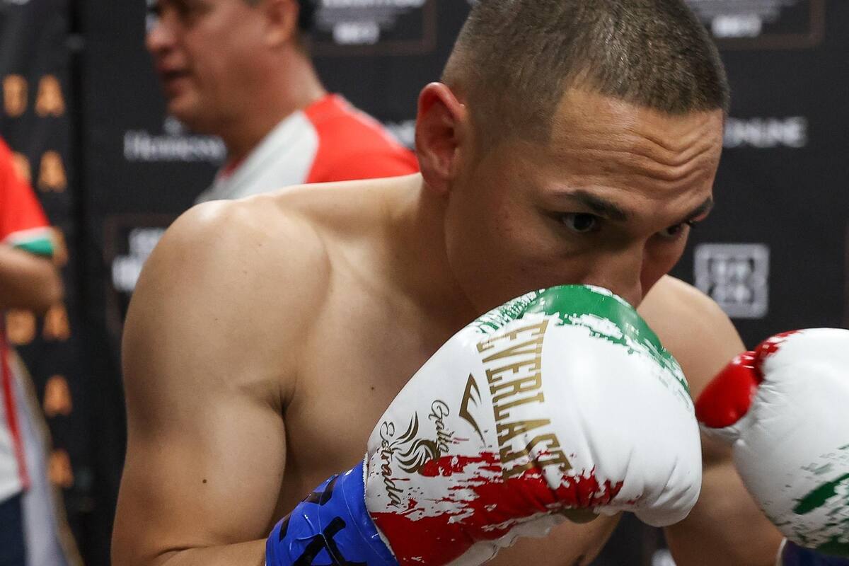 Comienza la pelea entre el "Gallo" Estrada y el "Chocolatito" González en Arizona