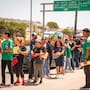 Último día para realizar trámites vehiculares sin multas deja largas filas en Tijuana