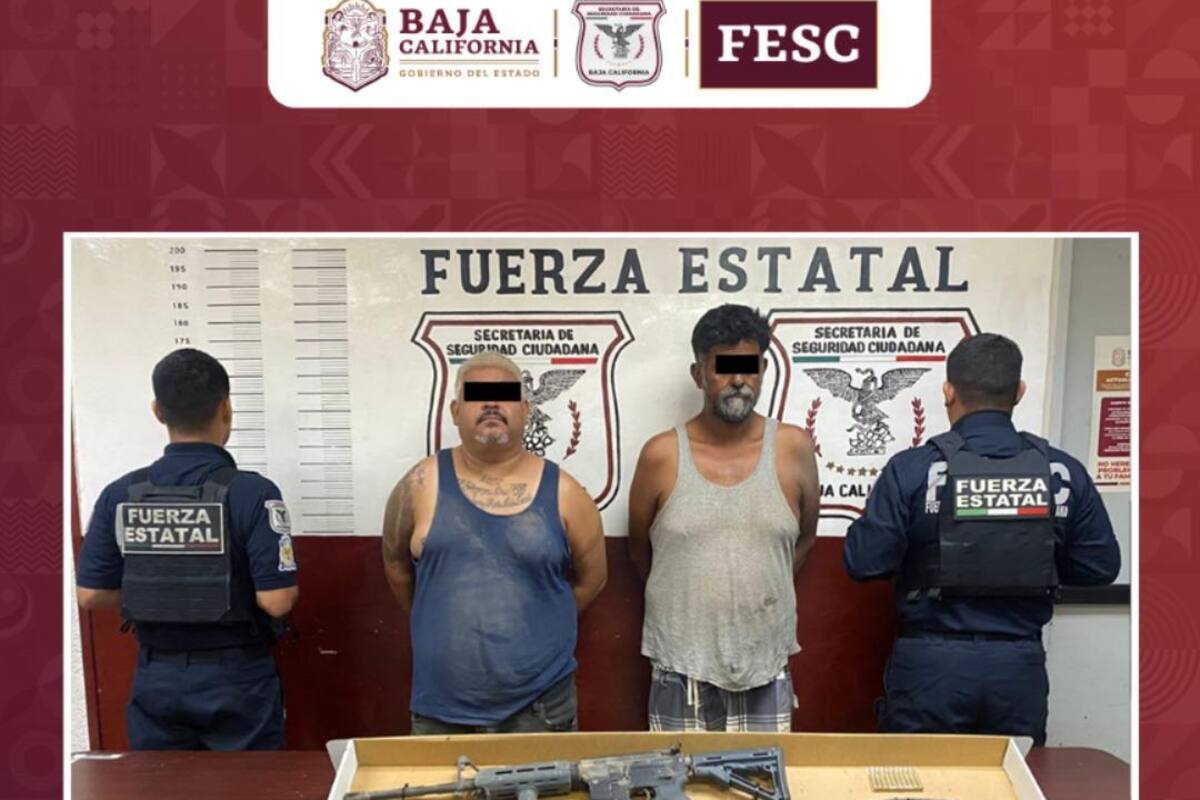 Dos hombres armados detenidos tras persecución policiaca