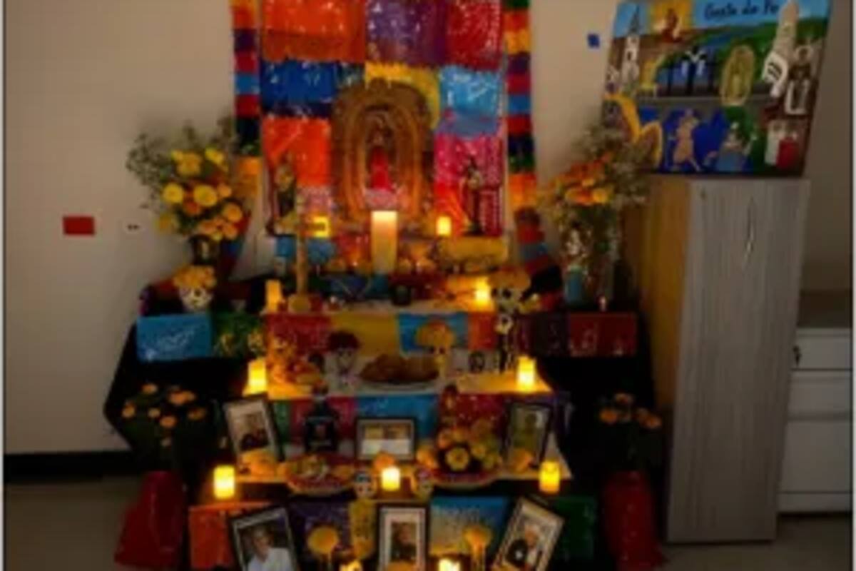 Advierten sobre cruces de flores y ofrendas por día de los muertos en garitas