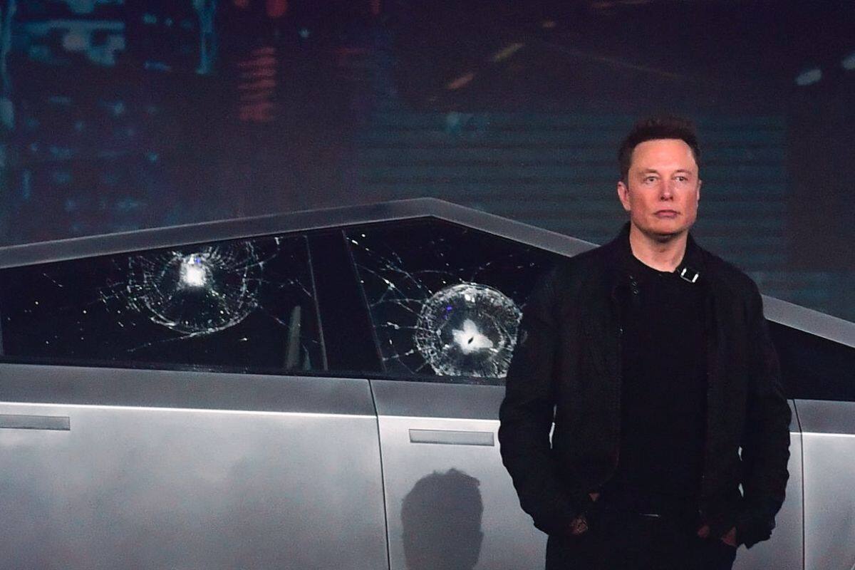 ¿Elon Musk lo vuelve a hacer? Tesla llama a revisión al Cybertruck por estas fallas