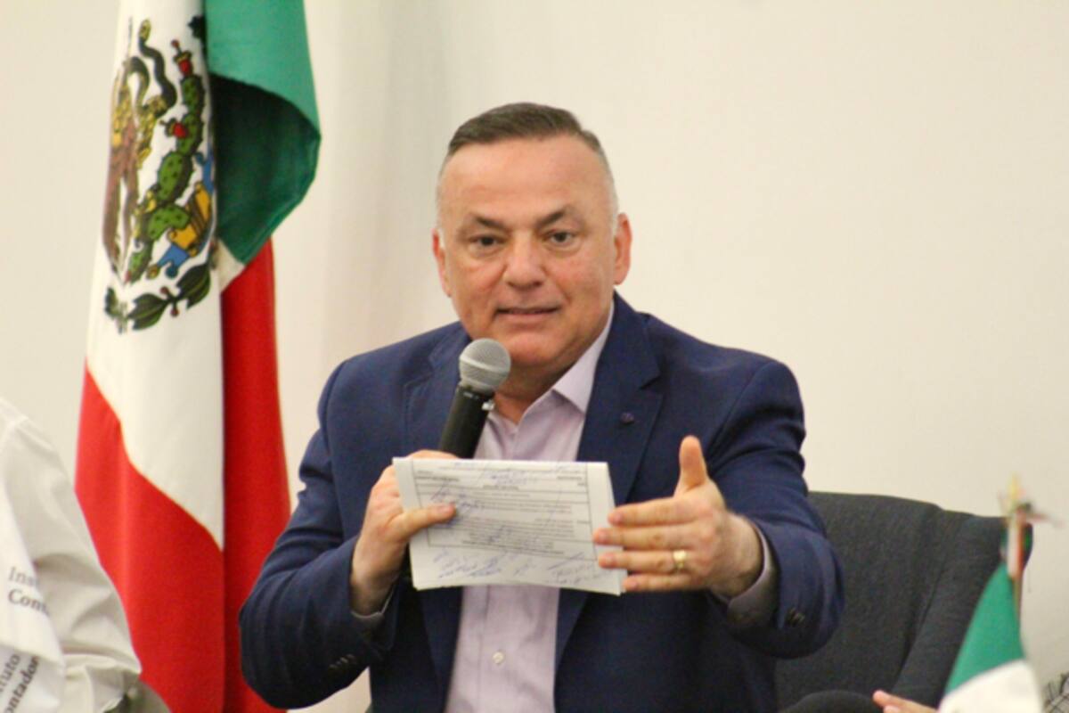 Badiola Montaño comparece ante contadores públicos