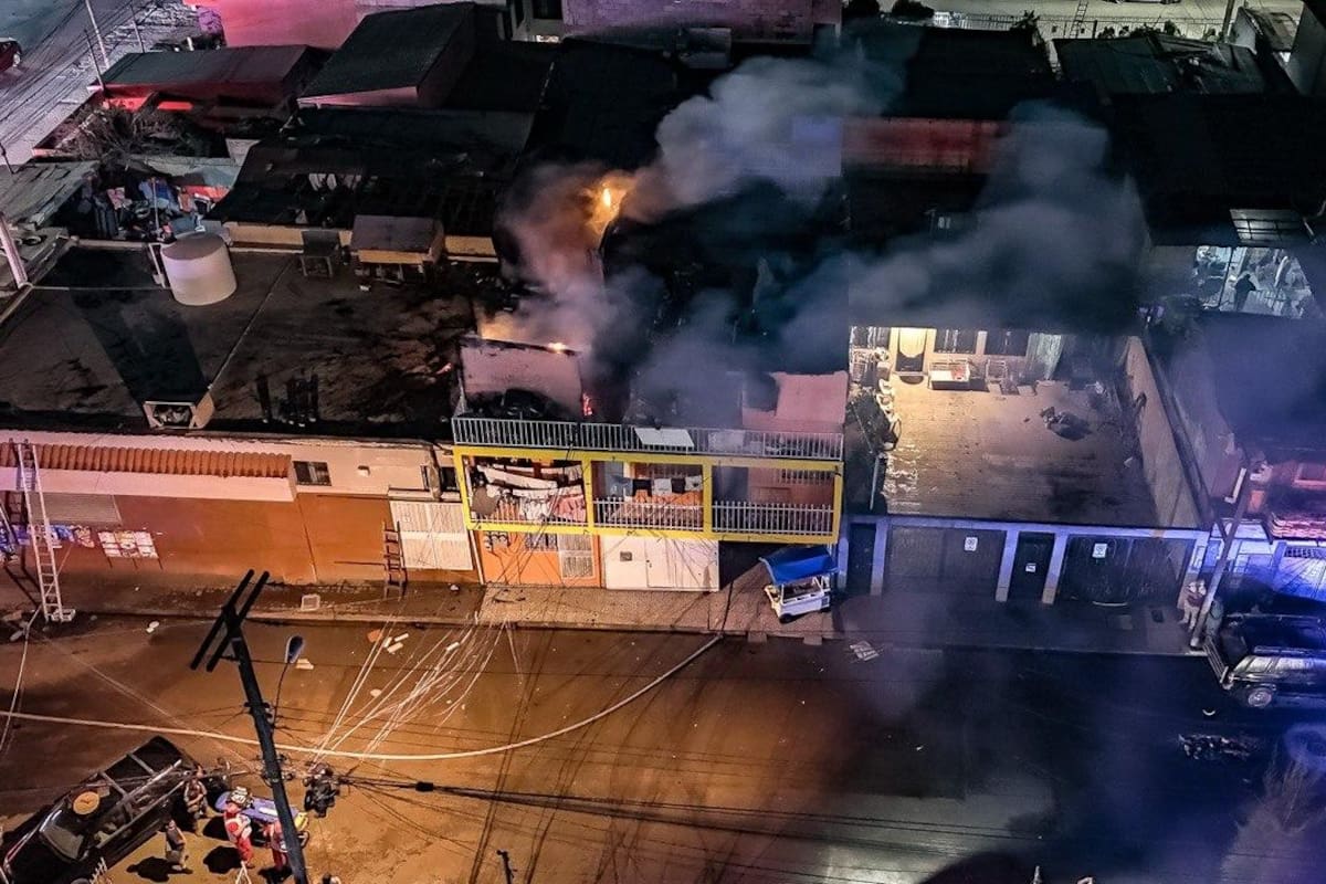 Incendio en departamentos de Tijuana deja dos hombres con quemaduras graves