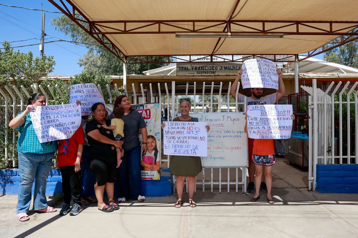 Madres de familia piden mantener turno vespertino en primaria Francisco J. Mújica