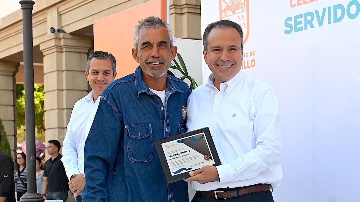 Personal del Ayuntamiento de Hermosillo fue reconocido por su trayectoria en áreas como Bomberos, Policía Preventiva y Oficialía Mayor.