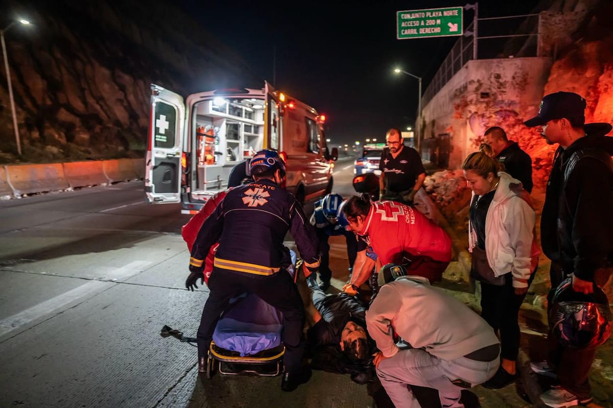 Motociclista resulta lesionado tras incidente en carretera a Playas de Tijuana