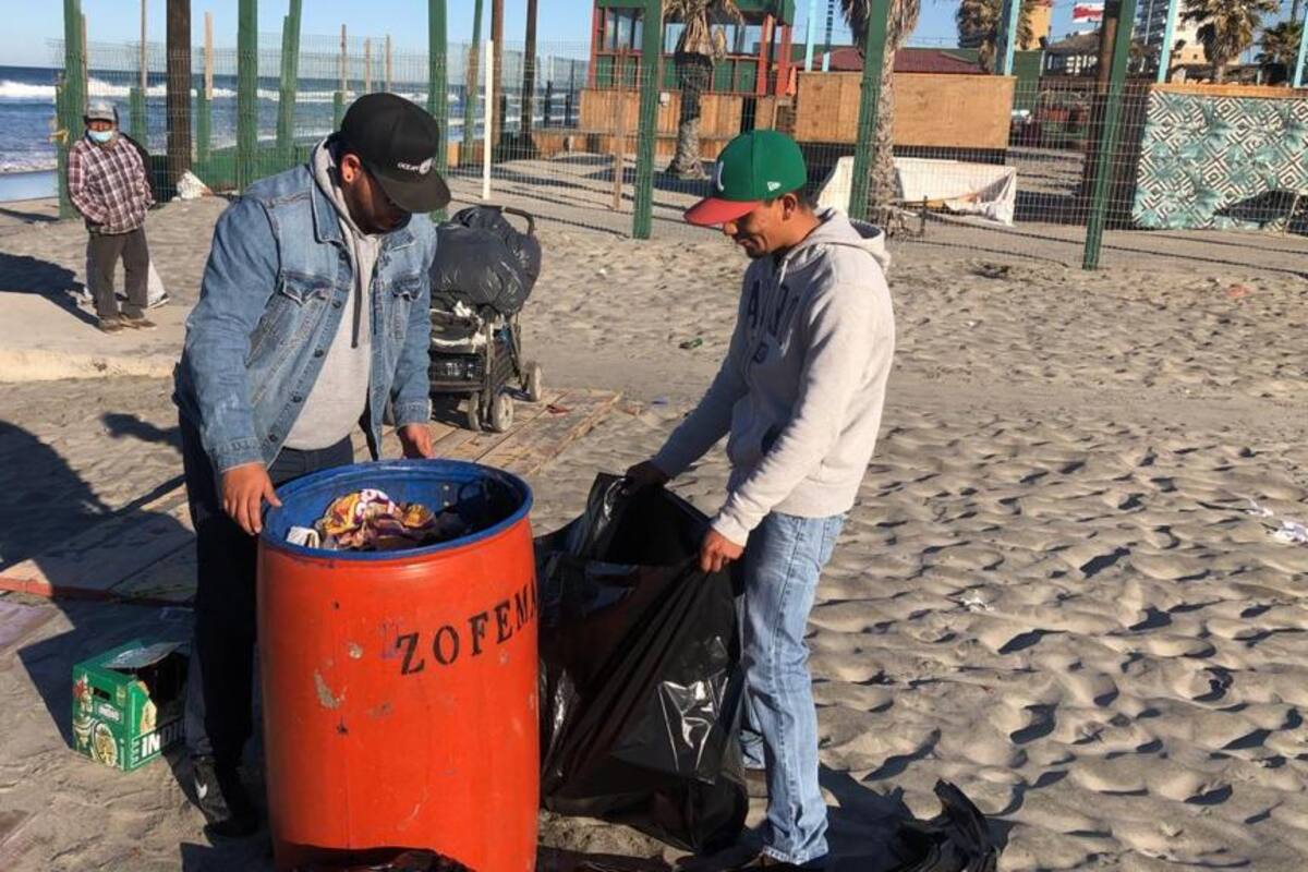 Dejan visitantes a playas de Rosarito al menos 4 toneladas de basura