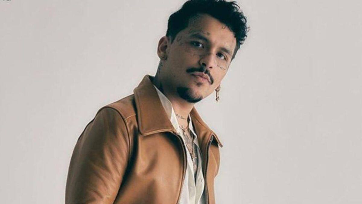 Christian Nodal ofrece concierto gratuito y el estadio permanece vacío