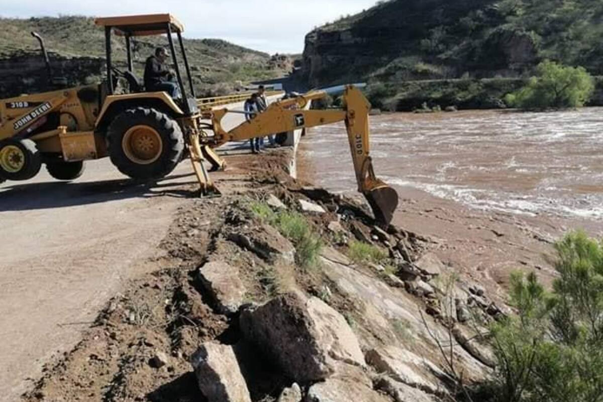 Divide a Bacerac puente dañado por ríos y arroyos