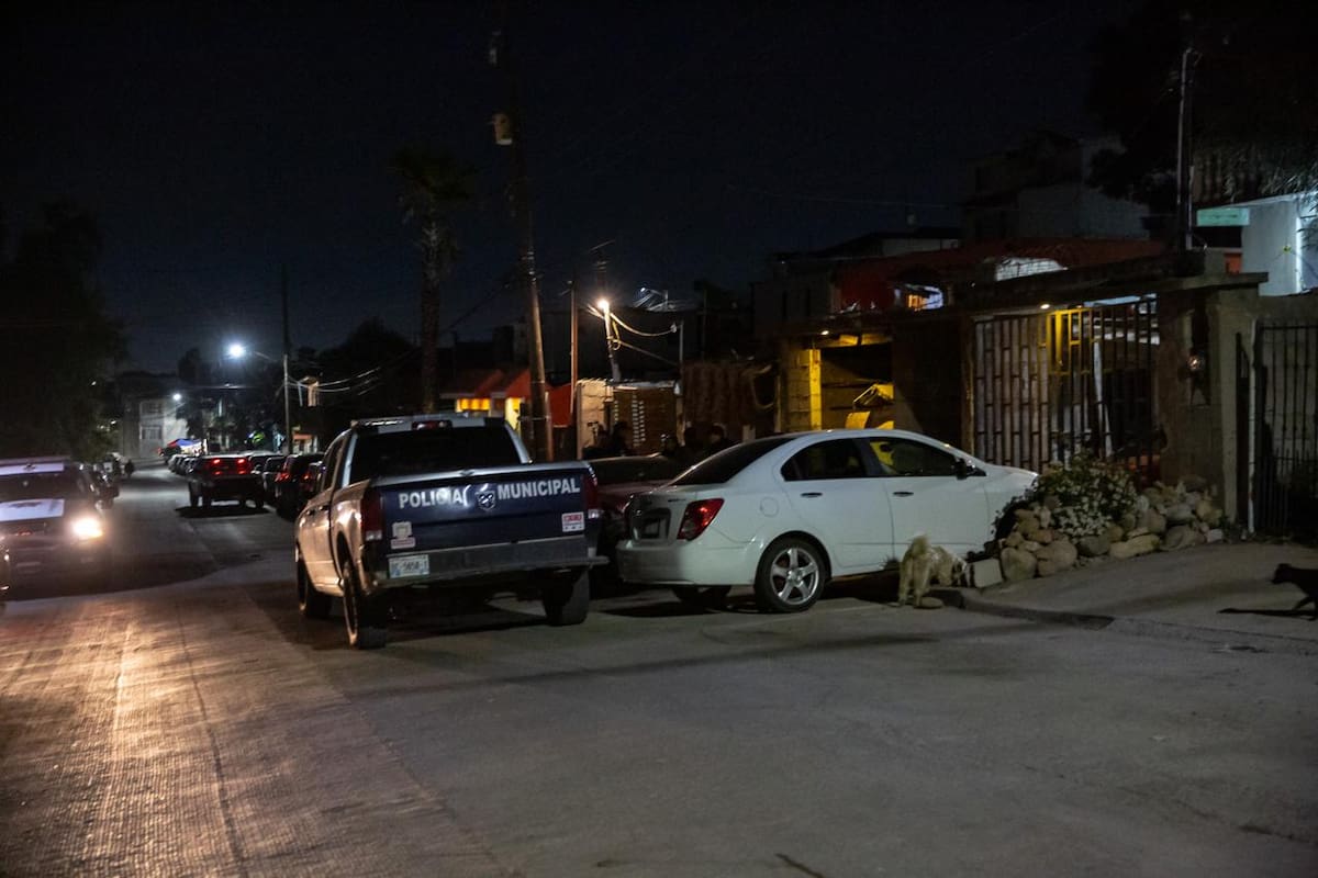 Un homicidio en Camino Verde y una volcadura en la Vía Rápida Alamar movilizaron a corporaciones de emergencia. Foto: Border Zoom