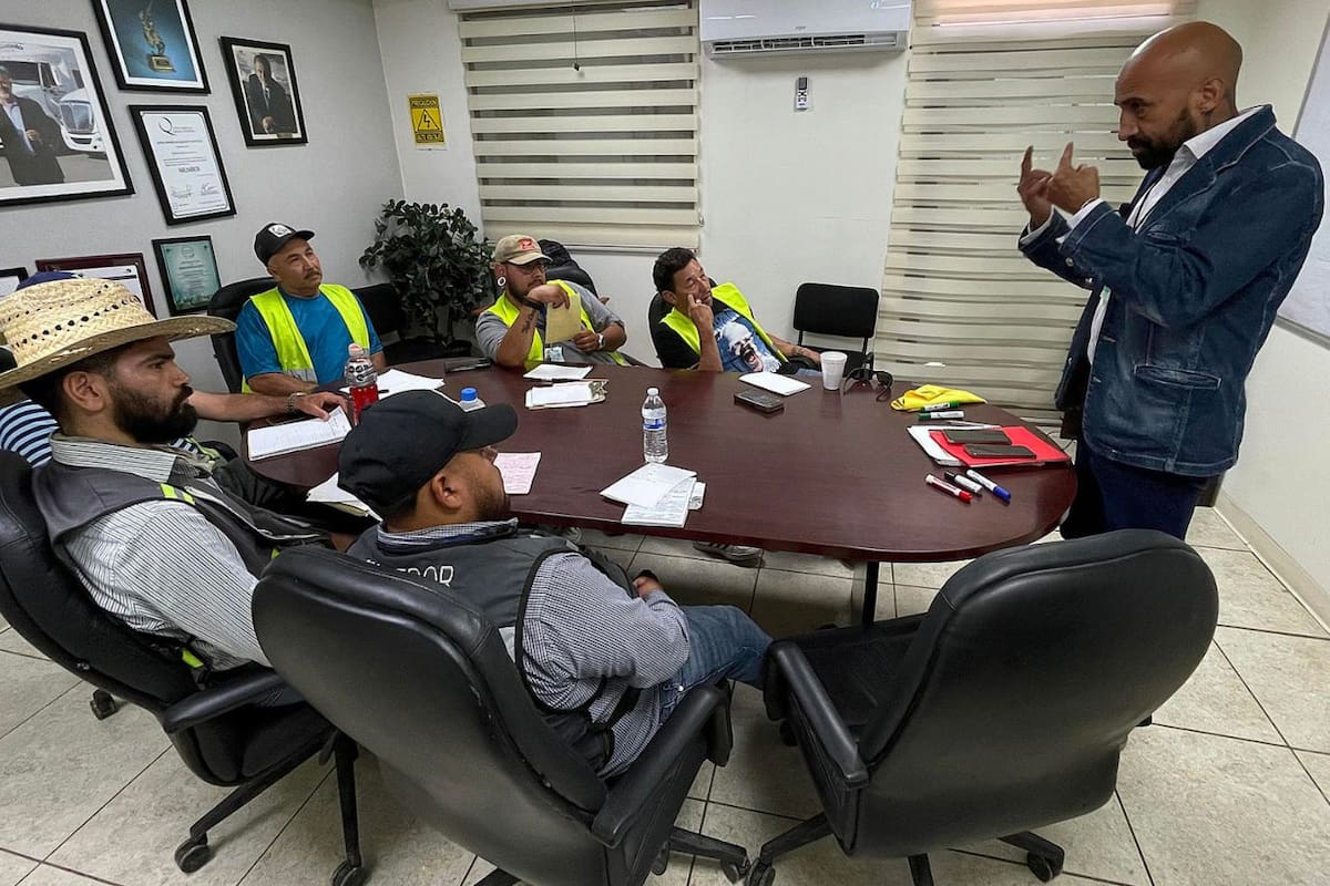 Empresas de transporte en Cd. Juárez, Chihuahua capacitan a choferes para que aprendan inglés por nueva orden de Trump