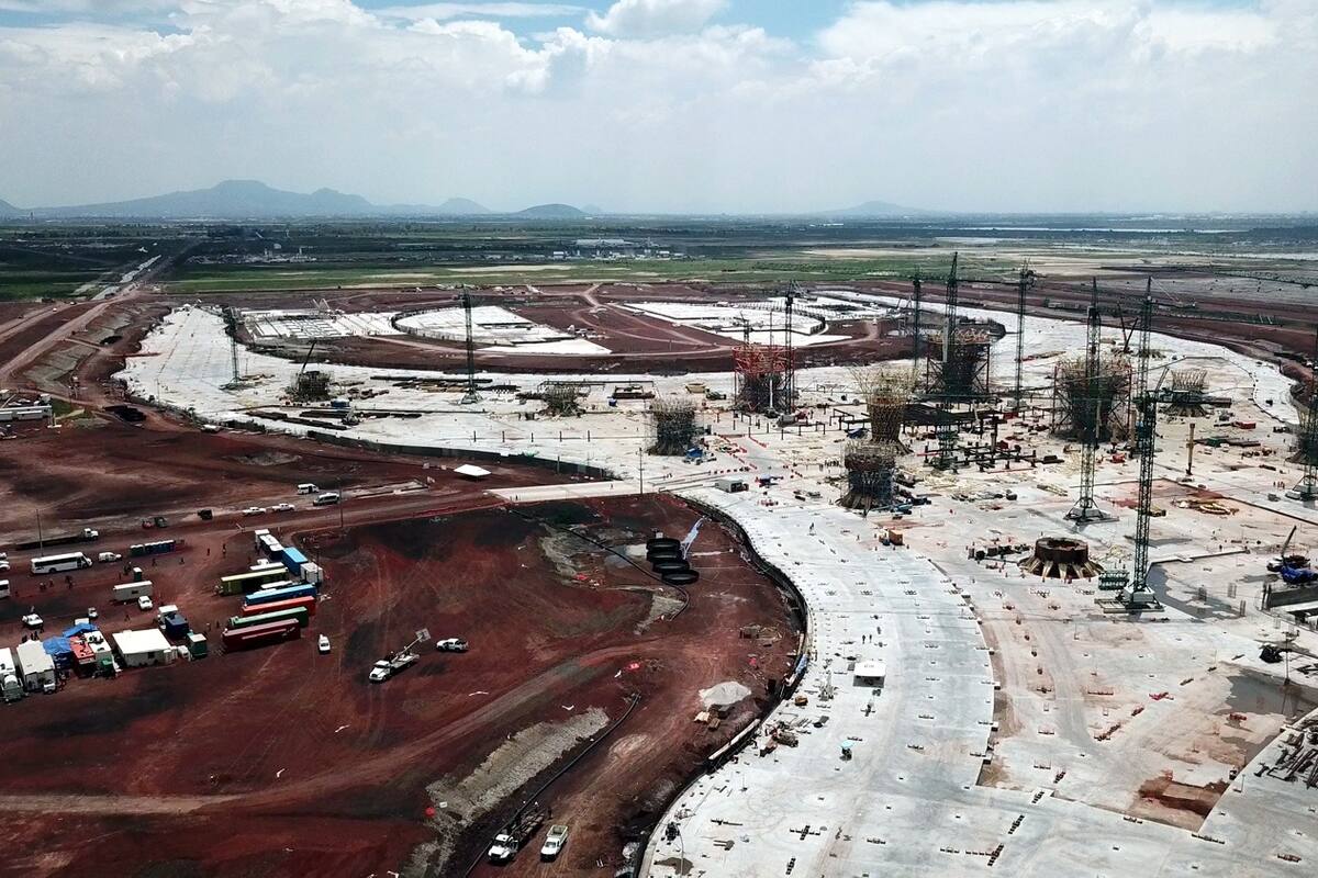 Inician demandas tras cancelación de NAIM