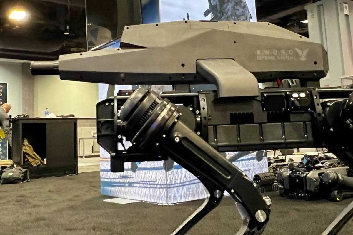Fabrican en EU perro robot con rifle de alta tecnología integrado