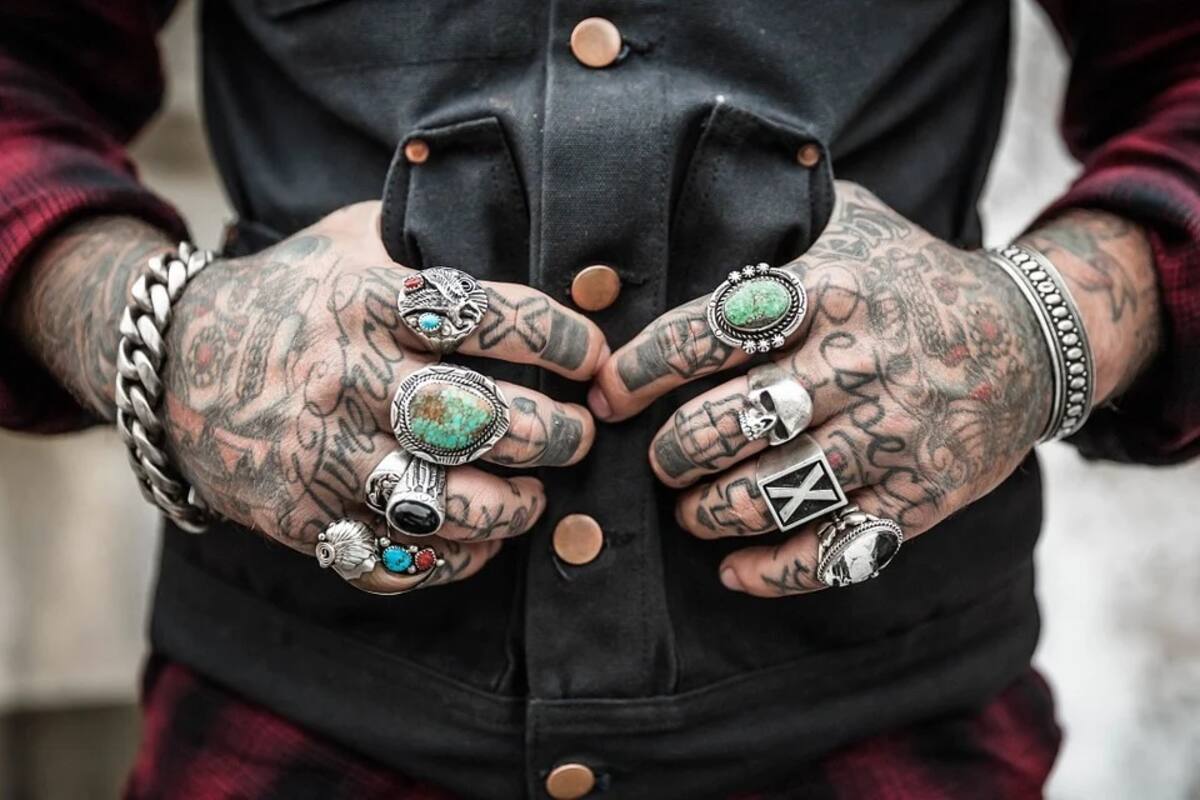 Un profesor de primaria se tatuó cada centímetro de su cuerpo y ha invertido alrededor de 57 mil euros en tatuajes y 460 horas de trabajo